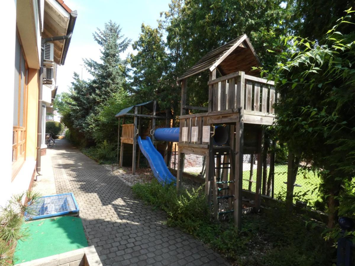 The Boys Apartman Siofok Ngoại thất bức ảnh