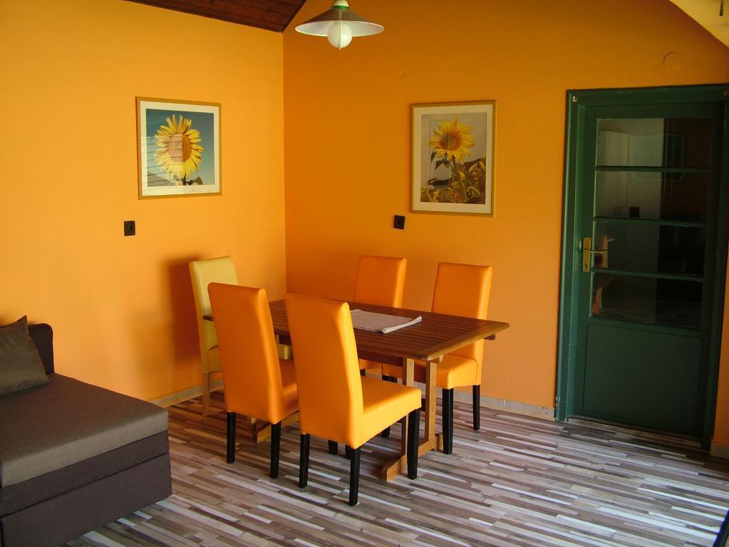 The Boys Apartman Siofok Ngoại thất bức ảnh